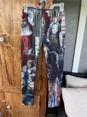 Graphic Gothic Print Leggings in Black and Red Creepy size XL